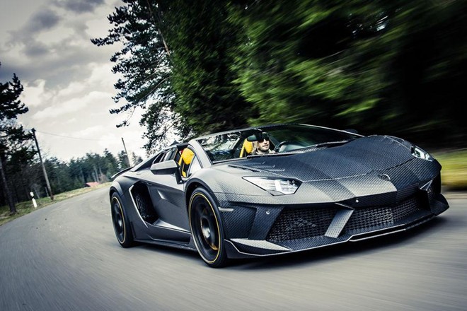Lamborghini Aventador Carbonado Apertos