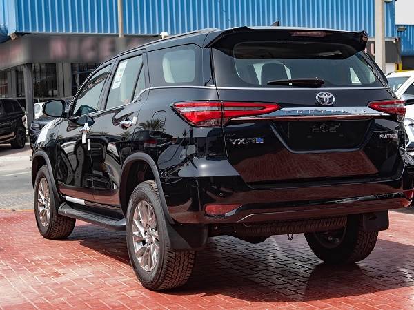 Đánh giá Toyota Fortuner 2021: Xe SUV sang trọng, tiện nghi và an toàn